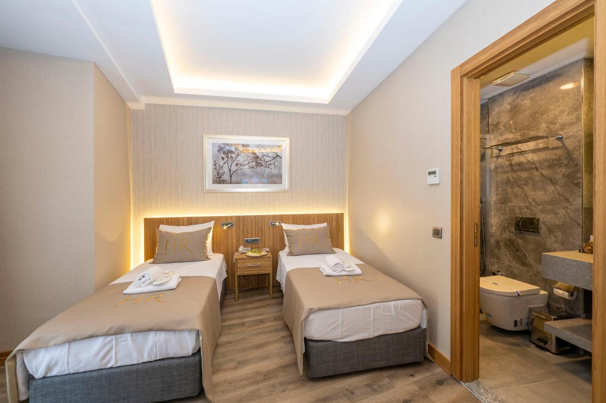 Hotel Ravi อิสตันบูล ภายนอก รูปภาพ